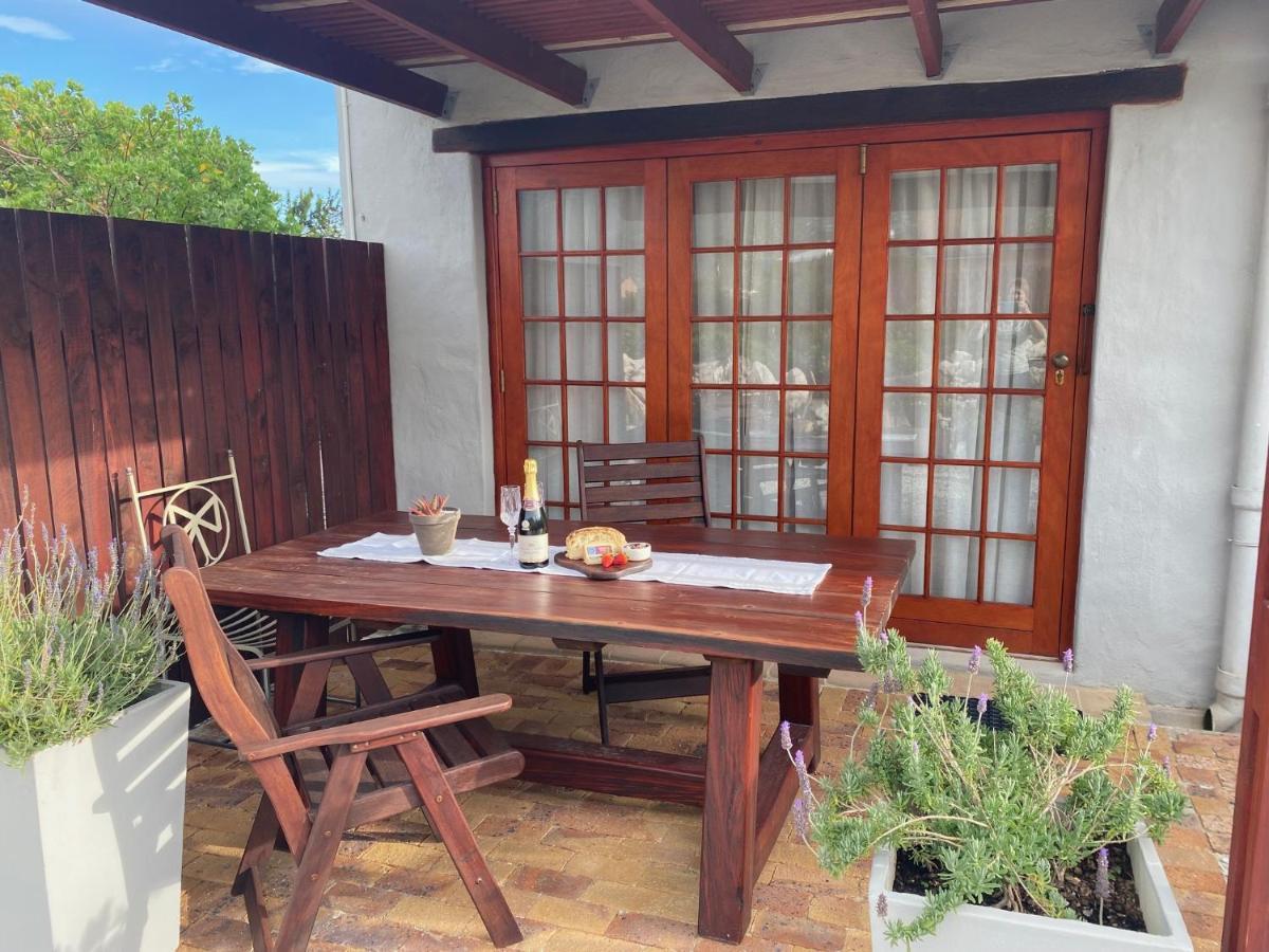 Hidden Stream Cottage Bettyʼs Bay Exteriör bild